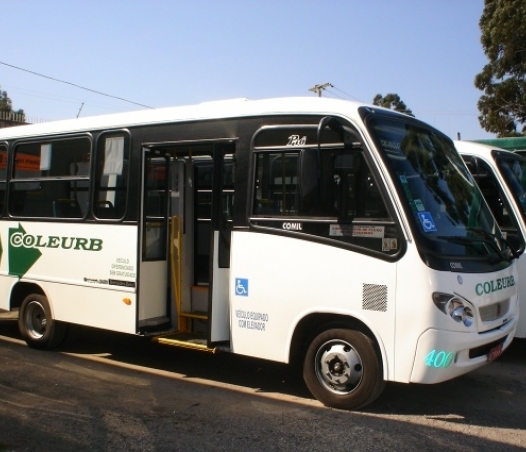 Micro-ônibus adaptado
