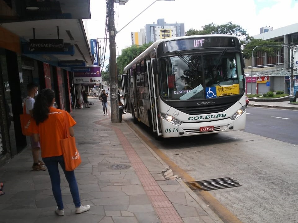 Coleurb disponibiliza ônibus de reforço para atender retorno de aulas presenciais na UPF