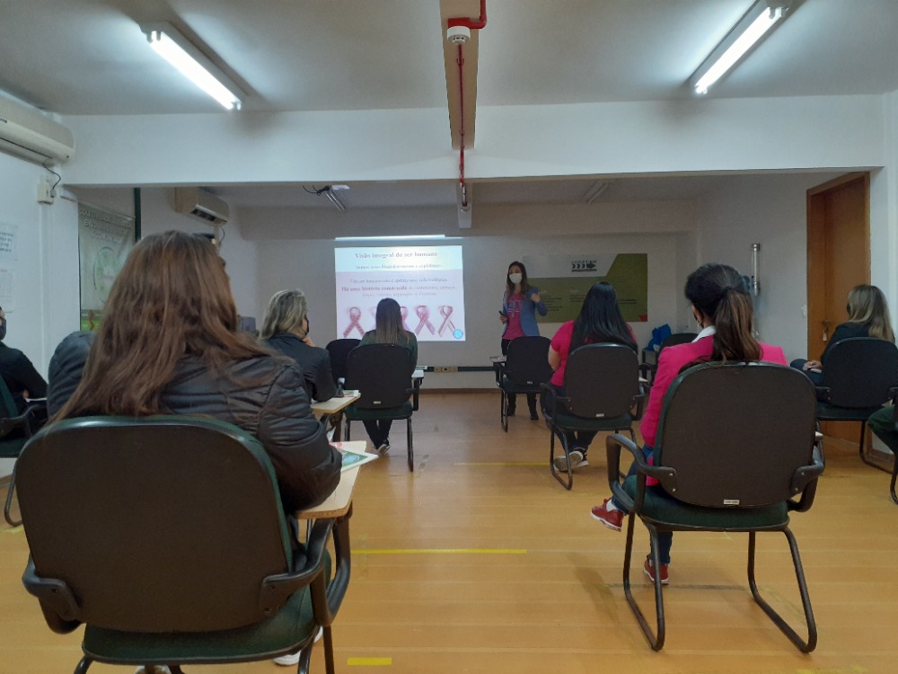 Coleurb incentiva colaboradores a usarem rosa em alusão a combate ao câncer de mama